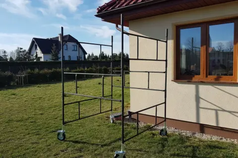 Rusztowanie warszawskie: jak wysokość ramki wpływa na bezpieczeństwo